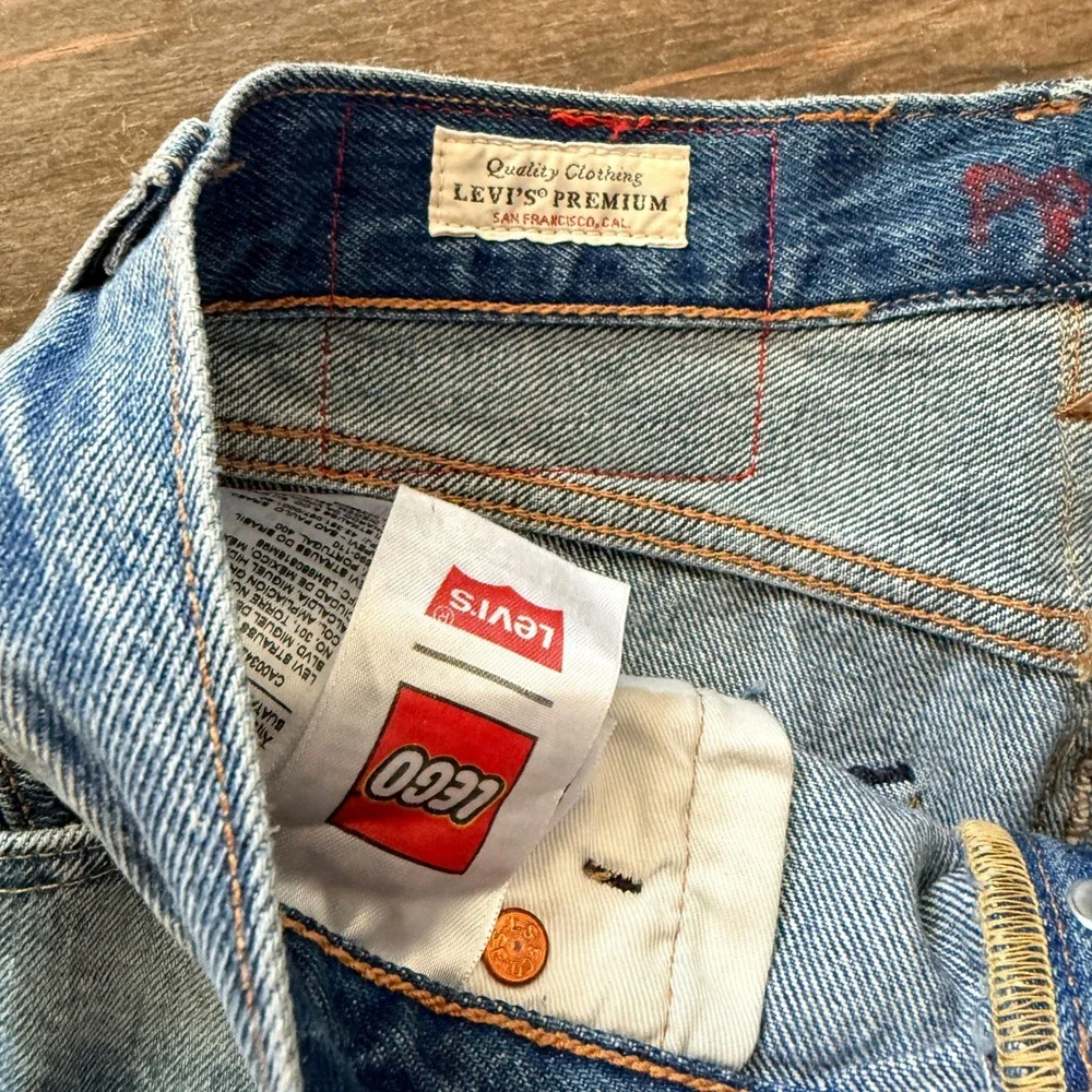 Levi's x LEGO Mens 501 '93 Straight Fit Denim Modified Jeans,Light Wash,  29x30